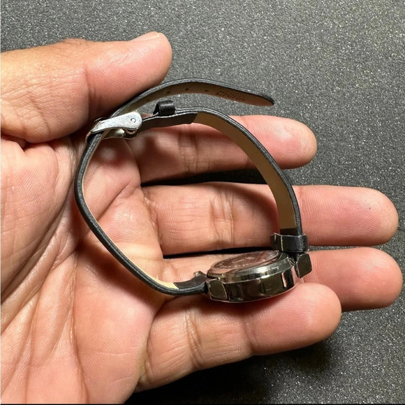 SLE Ladies Quartz Watch Silver Tone Silver Dial Black Band Working New Battery - Picture 5 of 9